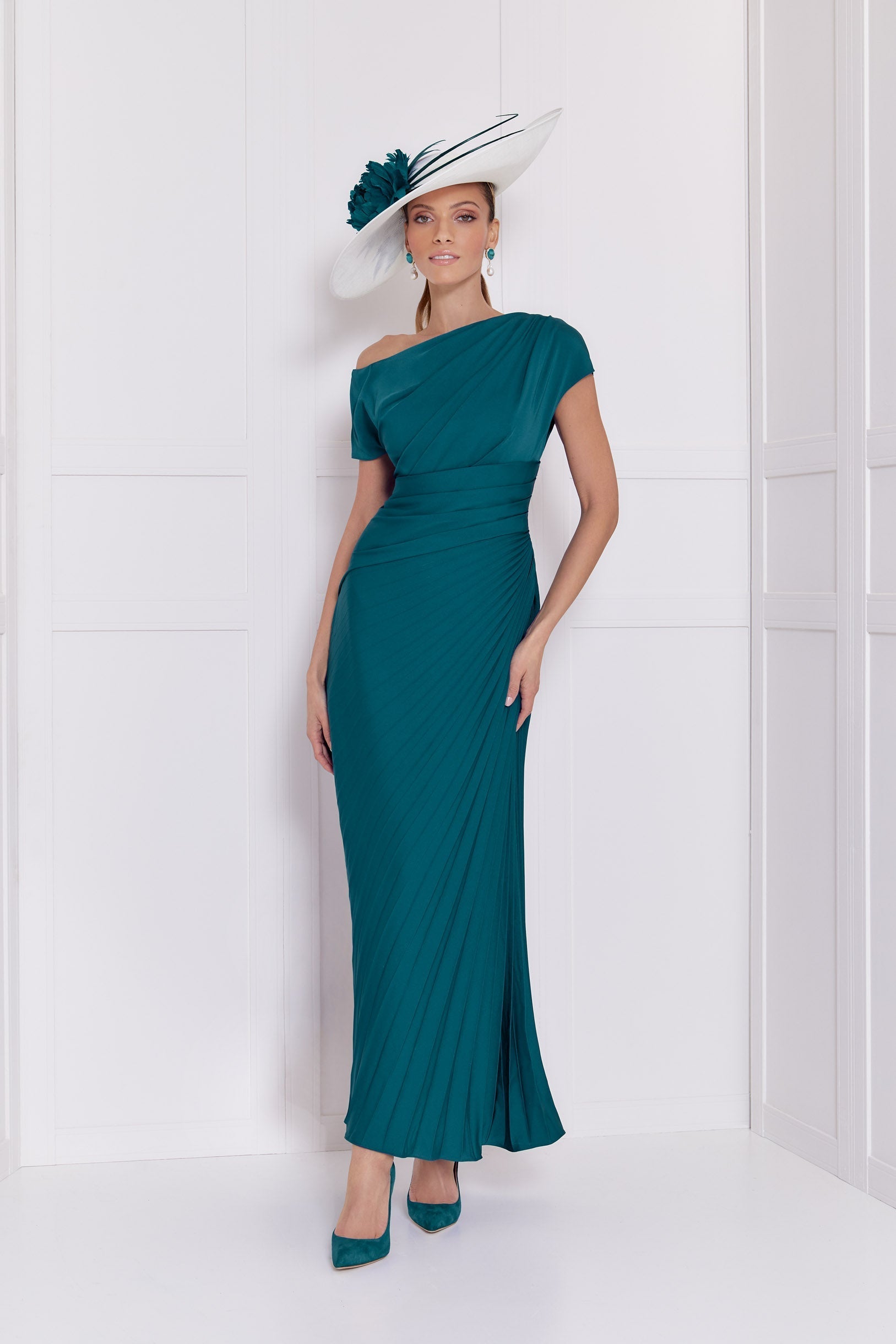 Charles Forest Green Mother Of Bride Dress Mermaid V-Neck Floor Length Long Sleeves Mother Of Charles Forest Green Mother Of Bride Dress Mermaid V-Neck Floor Length Long Sleeves Mother Of