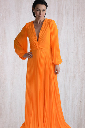 Carla Ruiz 99426 Orange